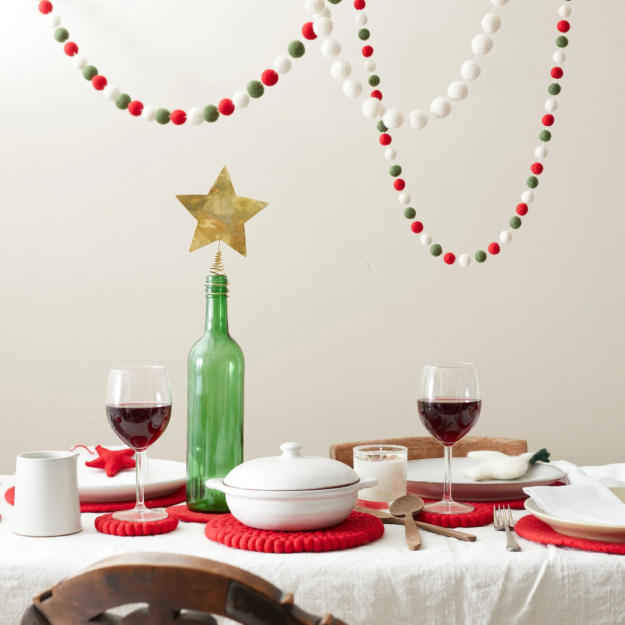 MILDO Handmade Felt Ball Table Mat Trivet