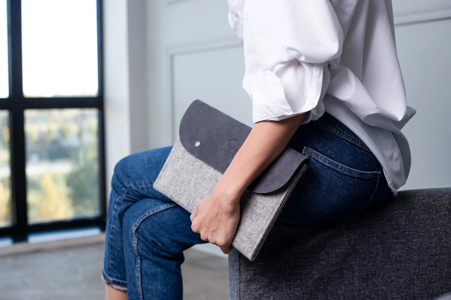 Remarkable Case/ CARRY MORE / Scandinavian Grey