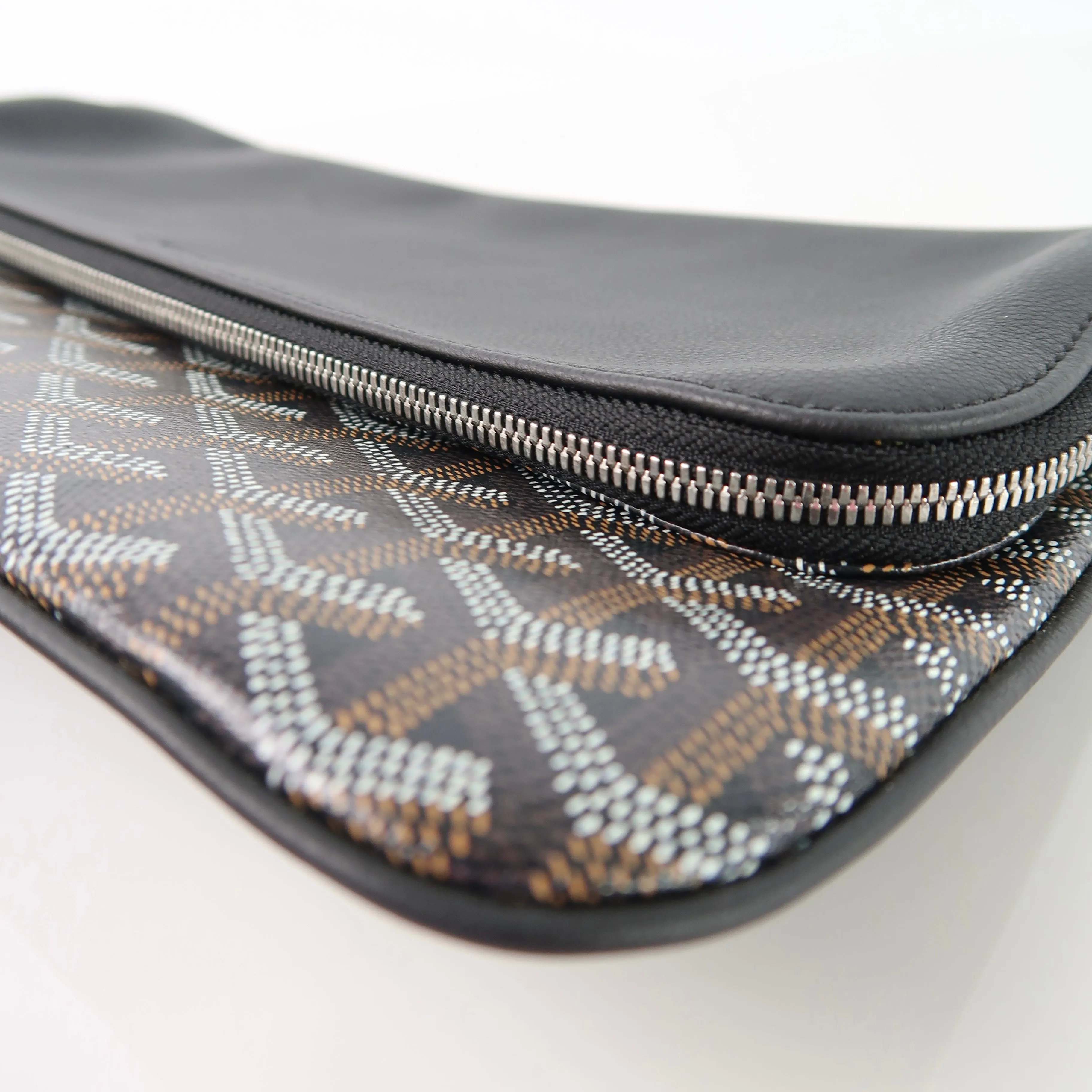 Sainte Marie Clutch
