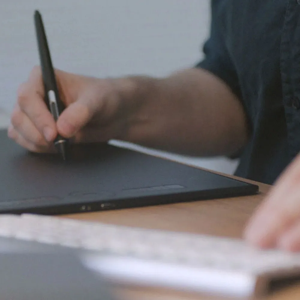 Wacom Intuos Pro PTH-860-N Large Graphic Tablet - Black